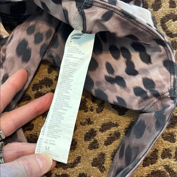 💎RARE💎NWOT Fabletics “Oasis” Bra And Define PowerHold Leggings Set, Size Medium - Picture 12 of 16